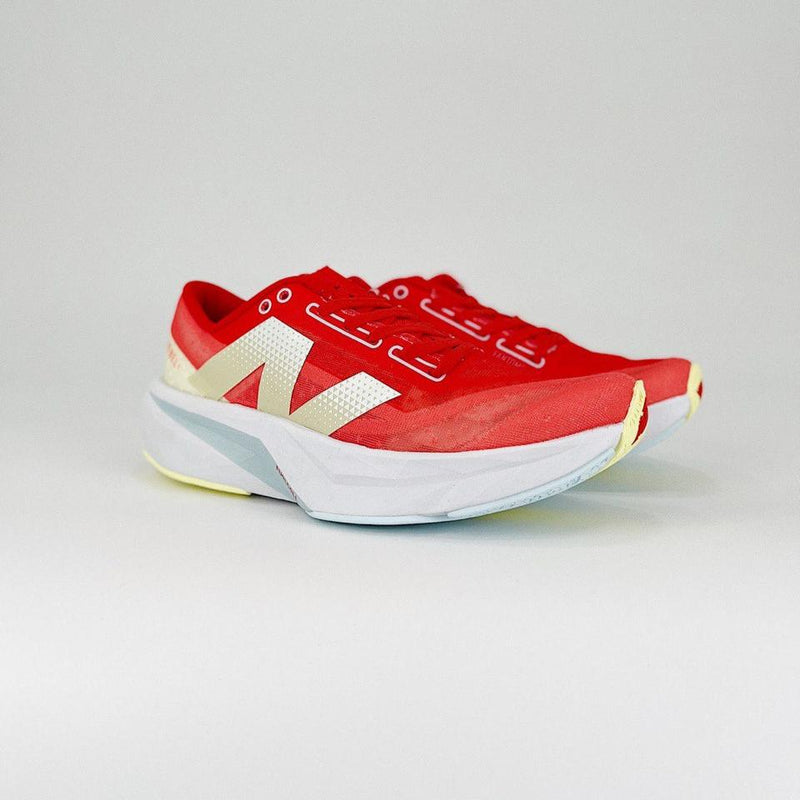 New Balance FuelCell Rebel V4 - Red/Gold