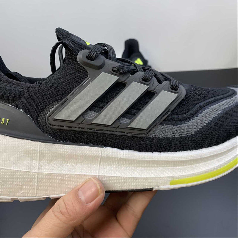 Adidas Ultraboost Light 23 Preto com Verde